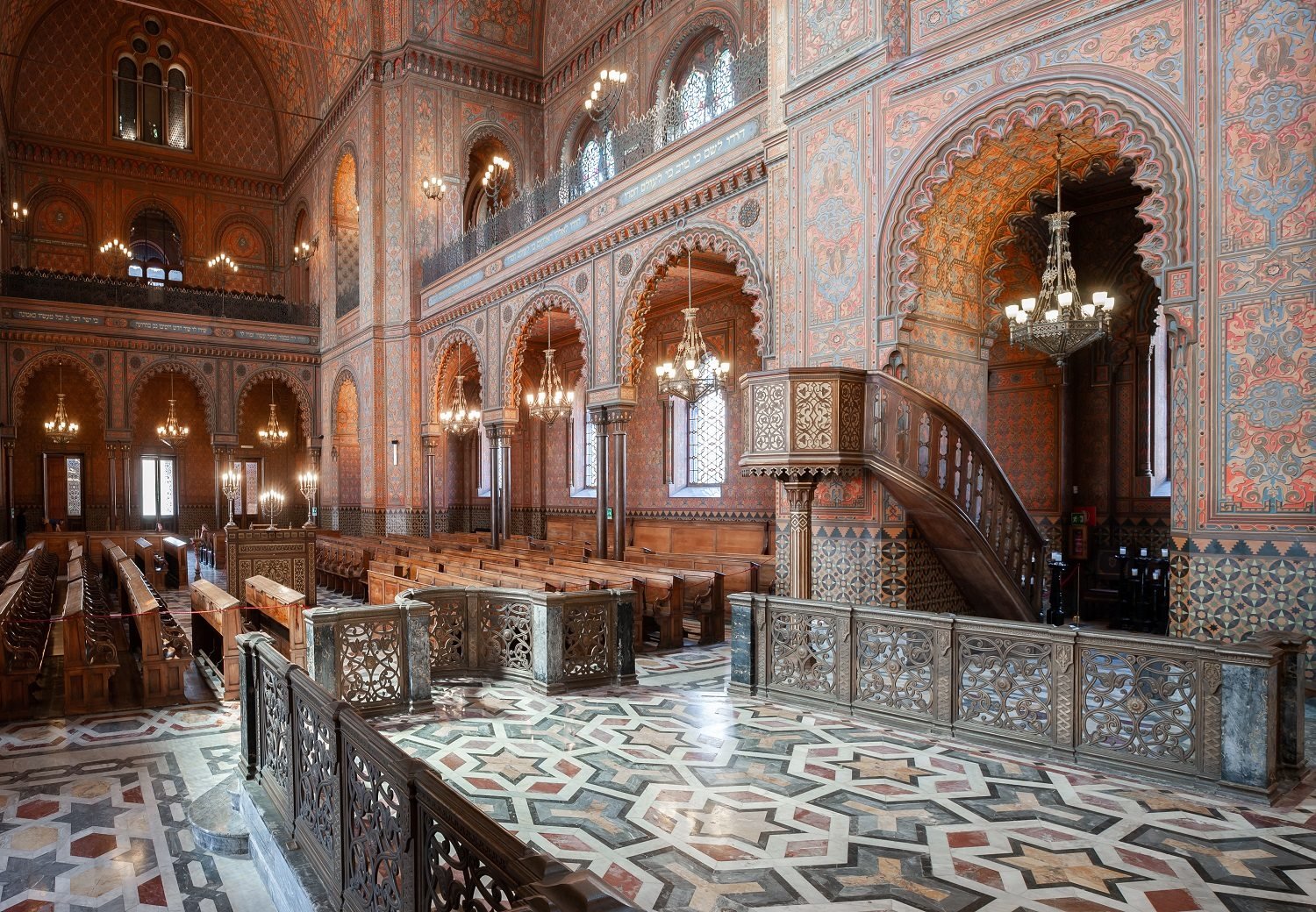 Edifício da sinagoga ou templo judaico com local de culto